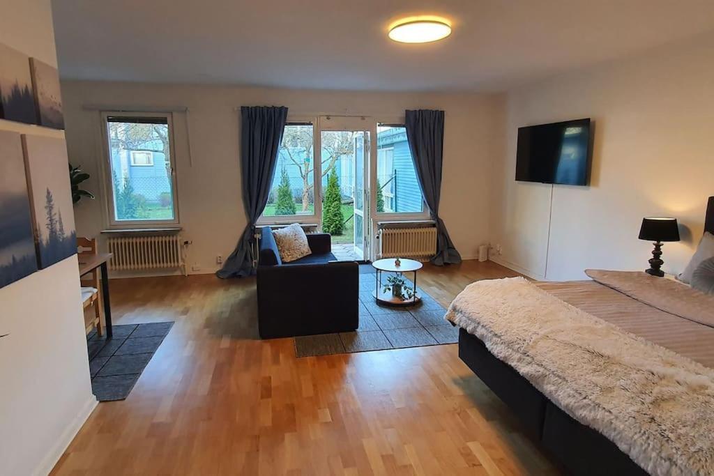 Apartment With Garden Near Metro! 스톡홀름 외부 사진