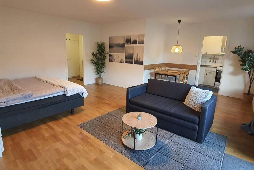 Apartment With Garden Near Metro! 스톡홀름 외부 사진